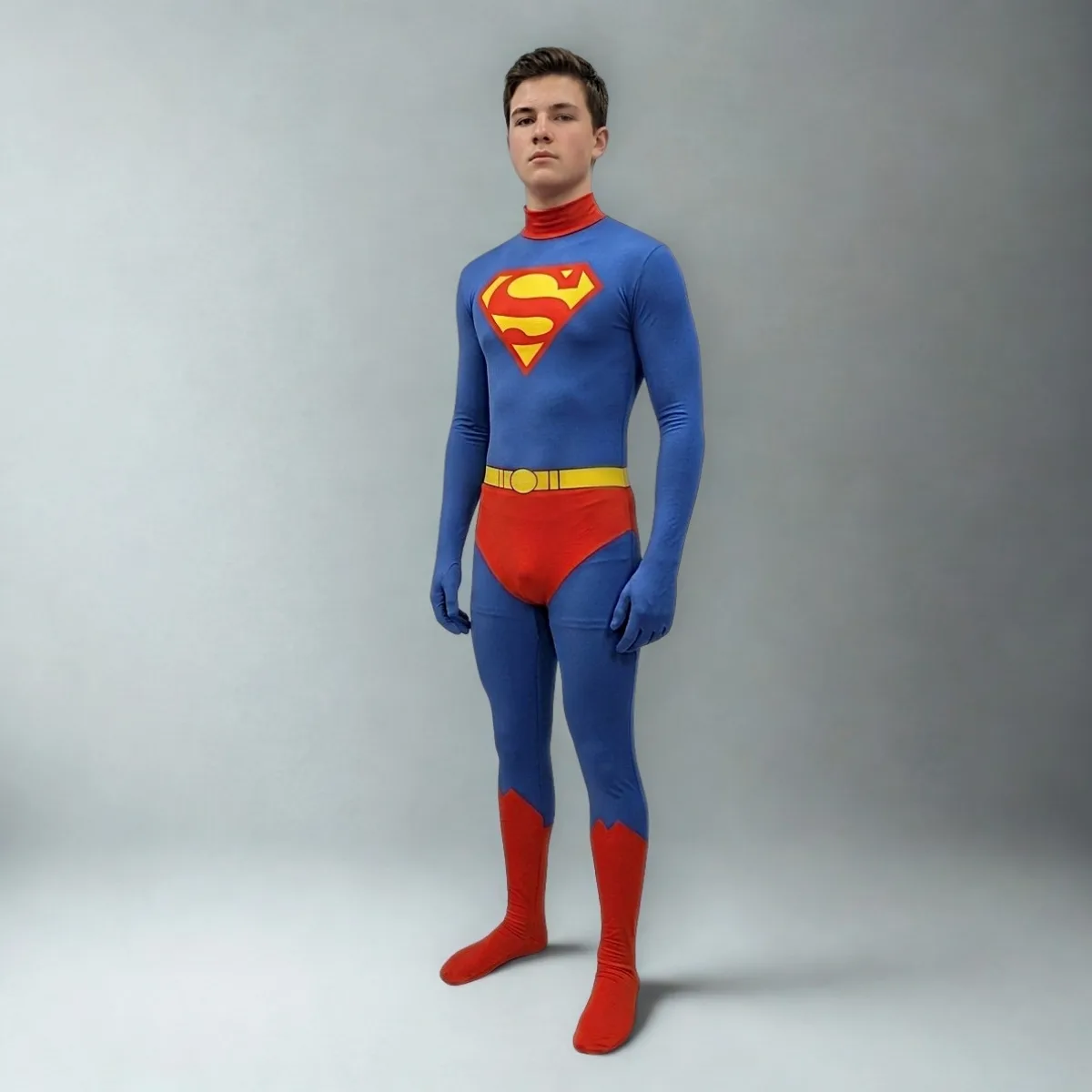 Superman-style superhero costume for a teenager (13-14 years)